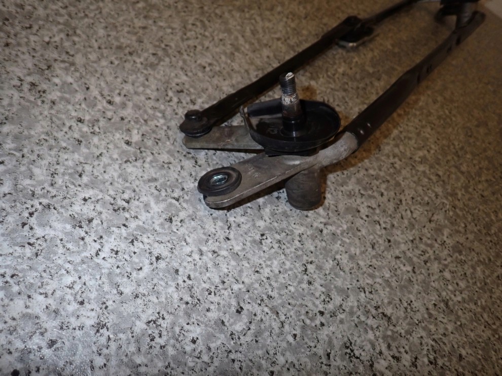 KIA SOUL I 09- MECHANIZM WYCIERACZEK PRZEDNICH 3/5