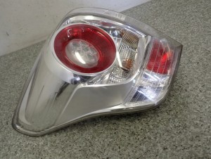 TOYOTA VERSO 09-13 LAMPA TYLNA LEWA 4/11 MINIATURA