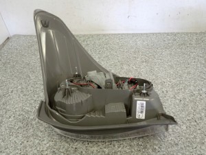 TOYOTA VERSO 09-13 LAMPA TYLNA LEWA 10/11 MINIATURA