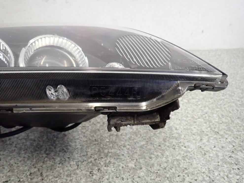MAZDA2 MAZDA 2 05-07 LAMPA PRZEDNIA PRAWA REFLEKTOR 11/11