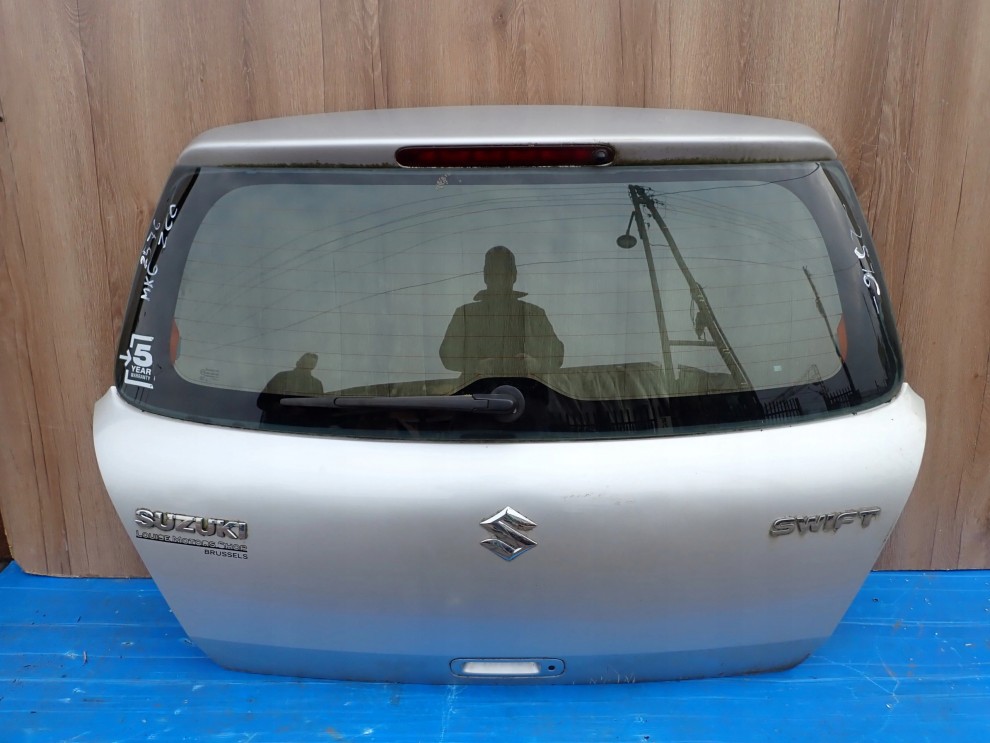 SUZUKI SWIFT MK6 04-09 KLAPA BAGAŻNIKA SZYBA TYLNA ZCC 1/12