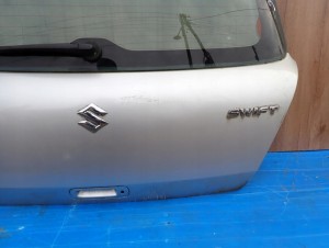 SUZUKI SWIFT MK6 04-09 KLAPA BAGAŻNIKA SZYBA TYLNA ZCC 7/12 MINIATURA