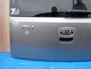 KIA SOUL I 09-11 KLAPA BAGAŻNIKA SZYBA IM 7/13 MINIATURA