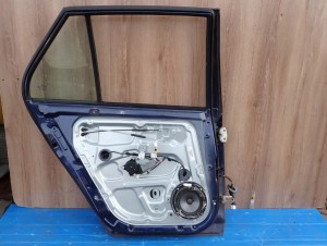 KIA CARENS III 06-11 DRZWI TYLNE LEWE K5 11/13 MINIATURA