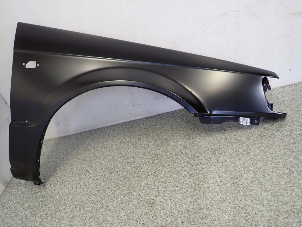 MAZDA 323 BF 85-88 BŁOTNIK PRZEDNI PRAWY 1/9
