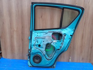 SUZUKI SPLASH 08-14 DRZWI TYLNE PRAWE ZKCE 10/11 MINIATURA