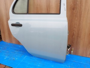 NISSAN MICRA K12 03-10 5d DRZWI TYLNE PRAWE B32G 9/11 MINIATURA