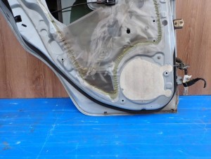 NISSAN MICRA K12 03-10 5d DRZWI TYLNE LEWE B32G 9/9 MINIATURA