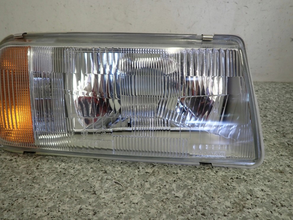 SUZUKI VITARA 89-98 REFLEKTOR PRZEDNI PRAWY LAMPA PRZEDNIA PRAWA 3/6