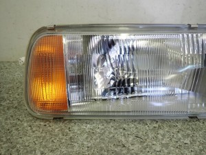 SUZUKI VITARA 89-98 REFLEKTOR PRZEDNI PRAWY LAMPA PRZEDNIA PRAWA 2/6 MINIATURA