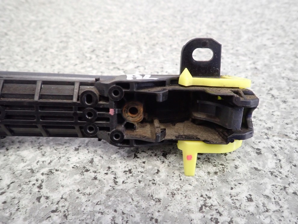 TOYOTA VERSO 09-13 KLAMKA DRZWI TYLNA LEWA 6/7