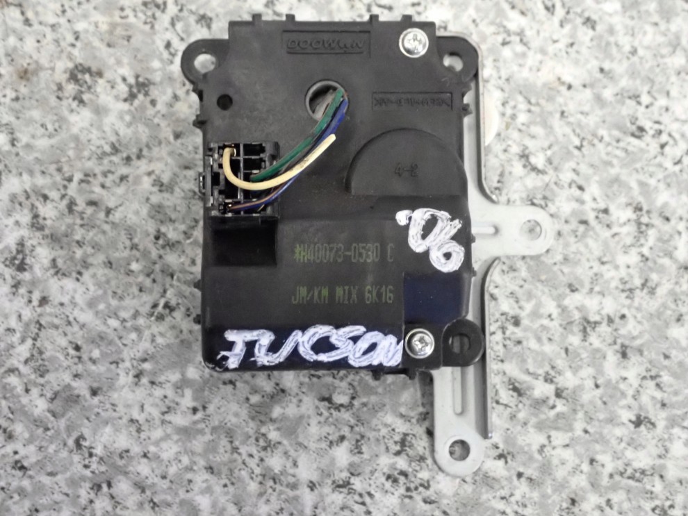 HYUNDAI TUCSON 04-10 SILNICZEK NAGRZEWNICY NAWIEWU H40073-0530C MIX 6K16 1/6