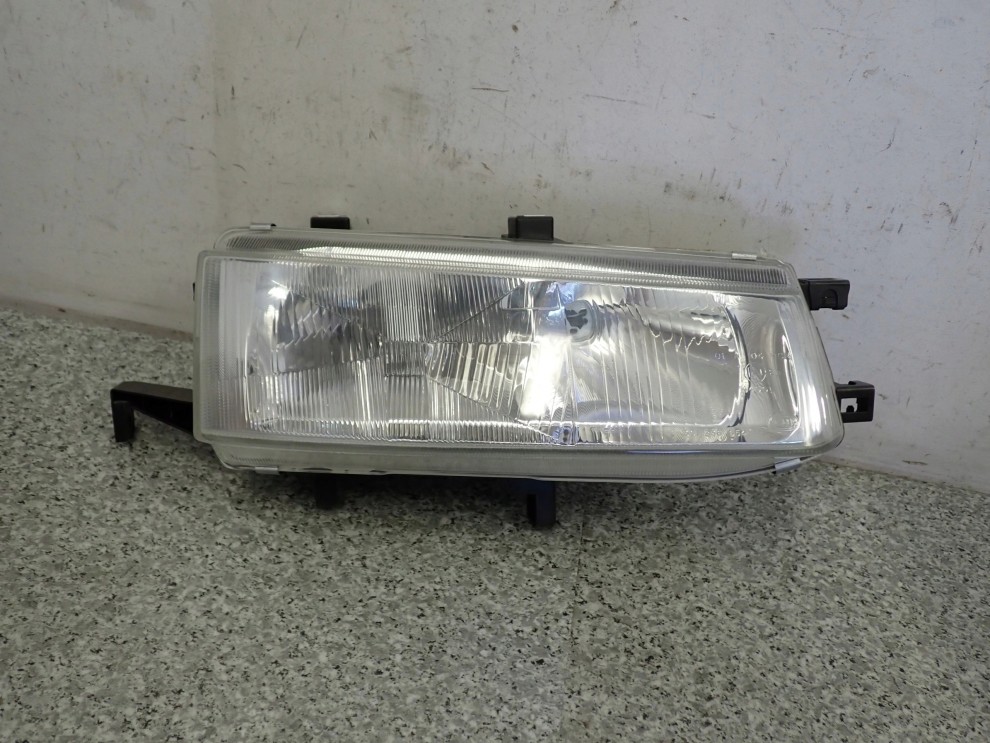 HONDA ACCORD CC 93-95 LAMPA PRZEDNIA PRAWA REFLEKTOR PRZEDNI PRAWY 1/8