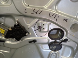 HYUNDAI i30 07-10 PODNOŚNIK SZYBY PRZEDNI PRAWY 2/5 MINIATURA