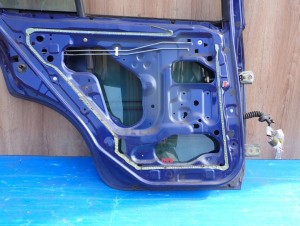 NISSAN ALMERA N16 00-06 5d DRZWI TYLNE LEWE BW6 12/12 MINIATURA