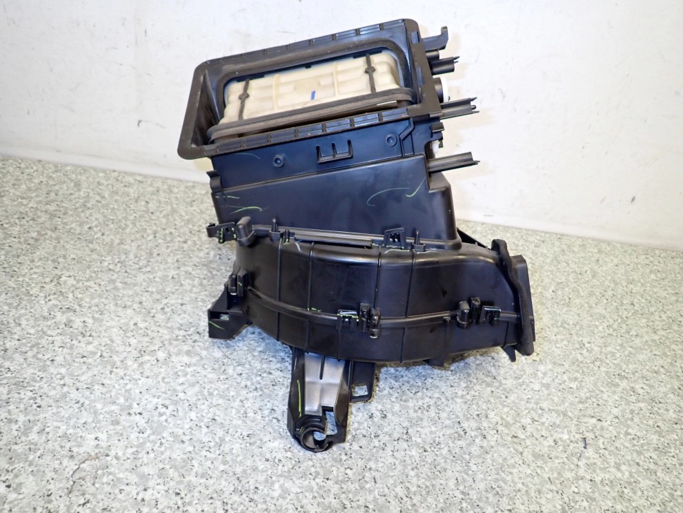 TOYOTA VERSO 09-13 OBUDOWA WENTYLATORA NAGRZEWNICY DMUCHAWY 4/6