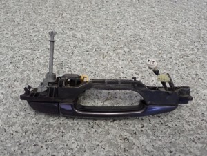GRAND VITARA II 05-12 KLAMKA PRZEDNIA LEWA KEYLESS 4/6 MINIATURA