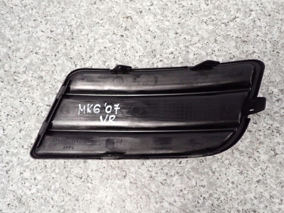 SUZUKI SWIFT 07- ZAŚLEPKA KRATKA HALOGENU PRZEDNIA PRAWA 4/6