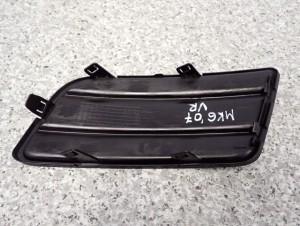 SUZUKI SWIFT 07- ZAŚLEPKA KRATKA HALOGENU PRZEDNIA PRAWA 6/6 MINIATURA