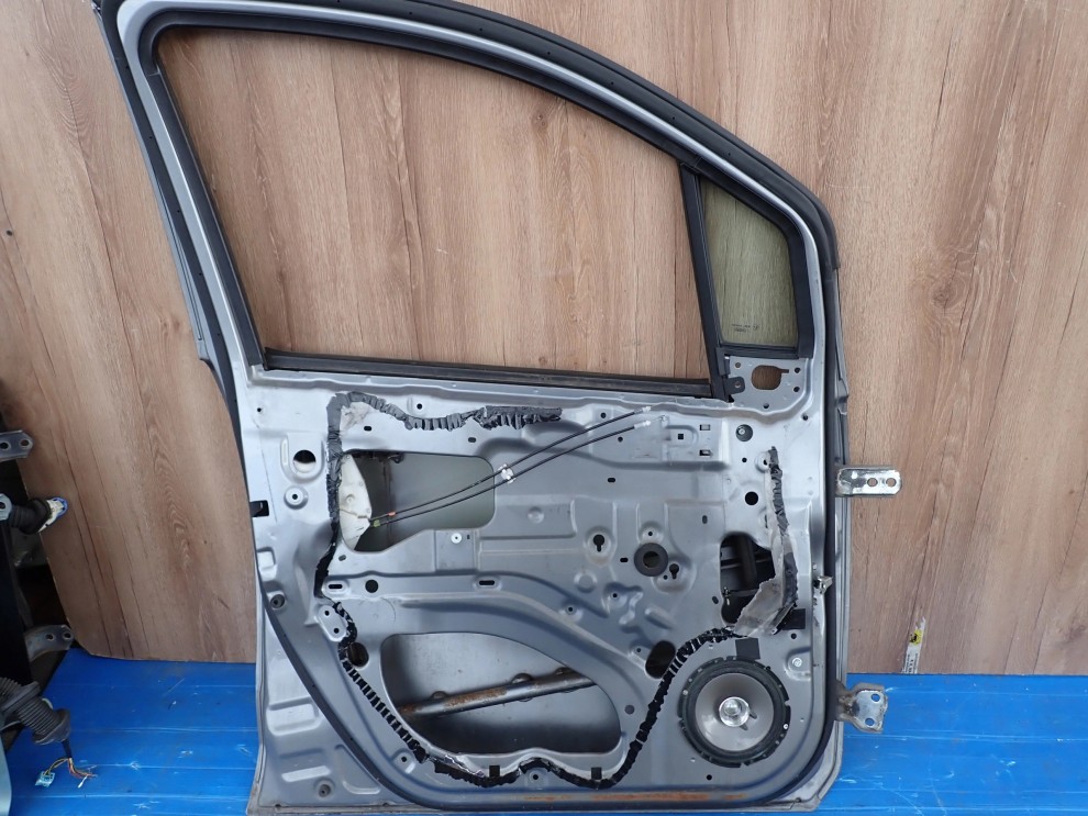 SUZUKI SPLASH 08-14 DRZWI PRZEDNIE LEWE ZCD 9/10