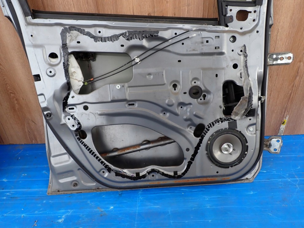 SUZUKI SPLASH 08-14 DRZWI PRZEDNIE LEWE ZCD 10/10