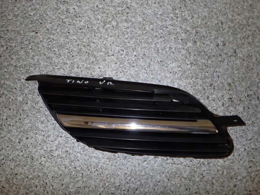 NISSAN ALMERA TINO 00-06 ATRAPA PRZEDNIA PRAWA 1/6