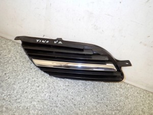 NISSAN ALMERA TINO 00-06 ATRAPA PRZEDNIA PRAWA 3/6 MINIATURA