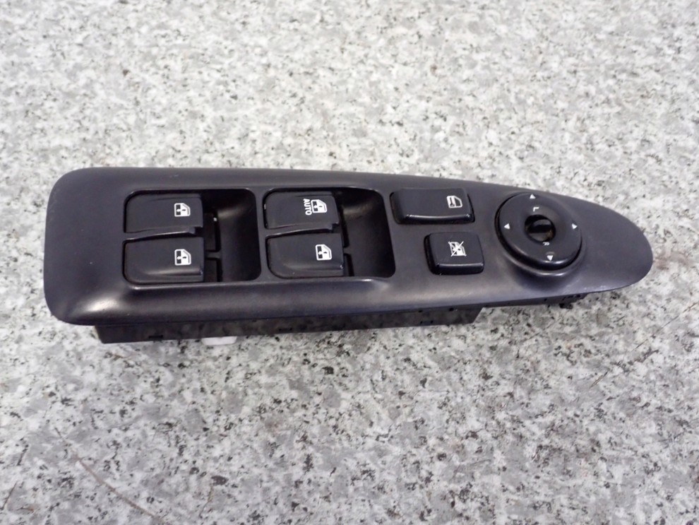 KIA MAGENTIS II 06-12 PANEL SZYB PRZEDNI LEWY 3/6
