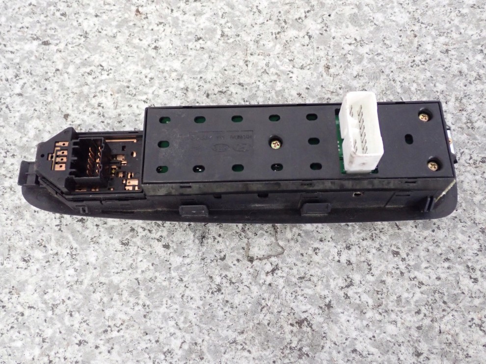 KIA MAGENTIS II 06-12 PANEL SZYB PRZEDNI LEWY 6/6