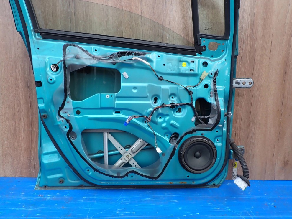 SUZUKI SPLASH 08-14 DRZWI PRZEDNIE LEWE ZKC 11/12