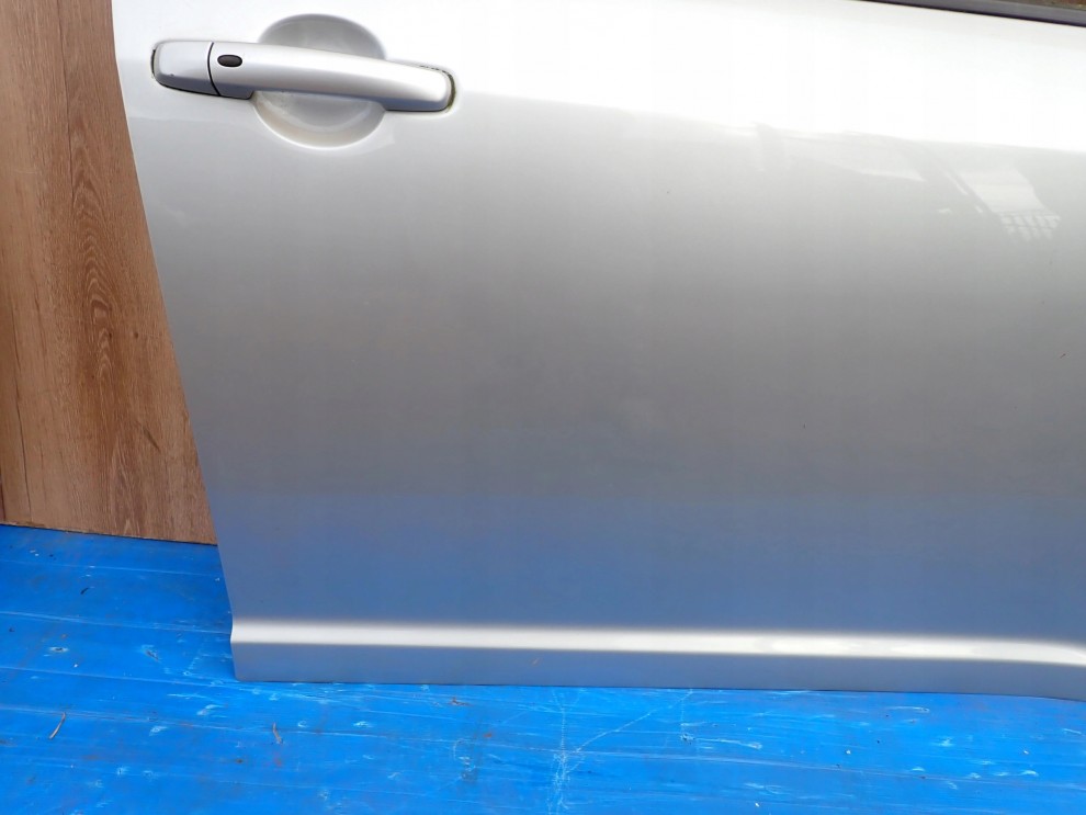 SUZUKI SWIFT 5d MK6 04-09 DRZWI PRZEDNIE PRAWE ZCC 4/9