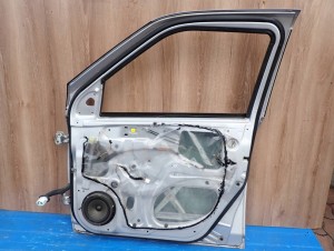 SUZUKI SWIFT 5d MK6 04-09 DRZWI PRZEDNIE PRAWE ZCC 8/9 MINIATURA