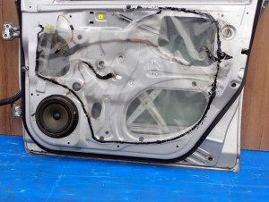 SUZUKI SWIFT 5d MK6 04-09 DRZWI PRZEDNIE PRAWE ZCC 9/9 MINIATURA