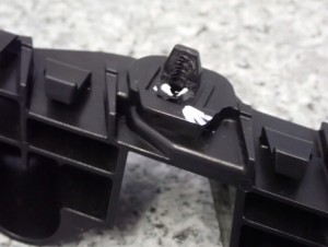SUZUKI CELERIO 14-19 ŚLIZG ZDERZAKA PRZEDNI LEWY 4/6 MINIATURA
