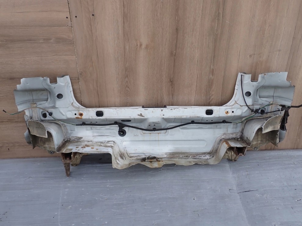 TOYOTA YARIS I 99-05 PAS TYLNY 5/9