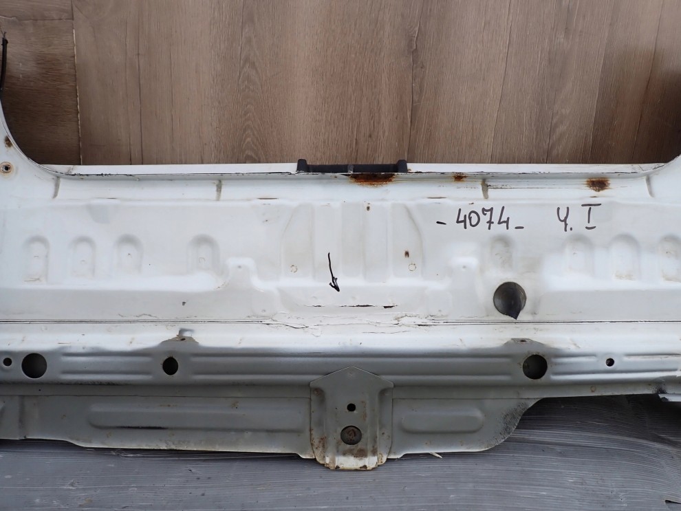 TOYOTA YARIS I 99-05 PAS TYLNY 6/9