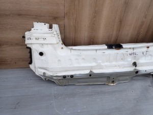 TOYOTA YARIS I 99-05 PAS TYLNY 4/9 MINIATURA