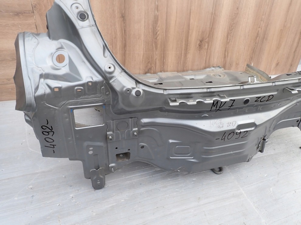 SUZUKI SWIFT MK7 10- MK7 PAS TYLNY Z WANNĄ ZCD 4/11