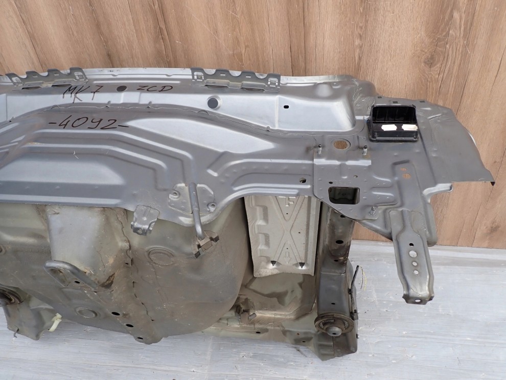 SUZUKI SWIFT MK7 10- MK7 PAS TYLNY Z WANNĄ ZCD 7/11
