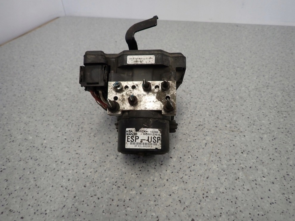 KIA CARENS III 2.0 CRDI 06-11 POMPA ABS 58920-1D300 7/9