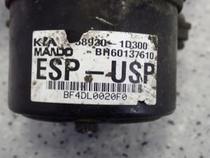 KIA CARENS III 2.0 CRDI 06-11 POMPA ABS 58920-1D300 8/9 MINIATURA