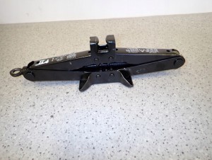 TOYOTA LEWAREK PODNOŚNIK SAMOCHODOWY 3/9 MINIATURA