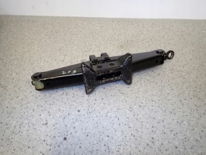 TOYOTA LEWAREK PODNOŚNIK SAMOCHODOWY 6/9 MINIATURA