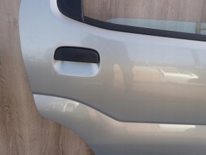 SUZUKI IGNIS 04-07 DRZWI TYLNE PRAWE ZU1 3/12 MINIATURA