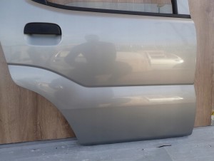 SUZUKI IGNIS 04-07 DRZWI TYLNE PRAWE ZU1 6/12 MINIATURA