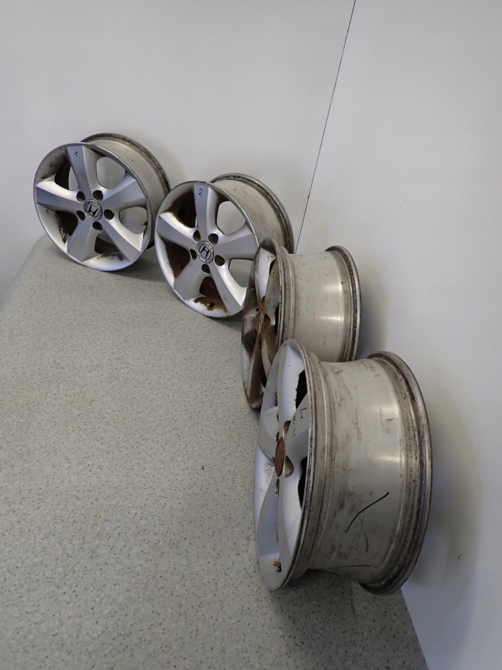 HONDA FRV - FELGI ALUMINIOWA 16 X 6,5J 5X114,3 8/11