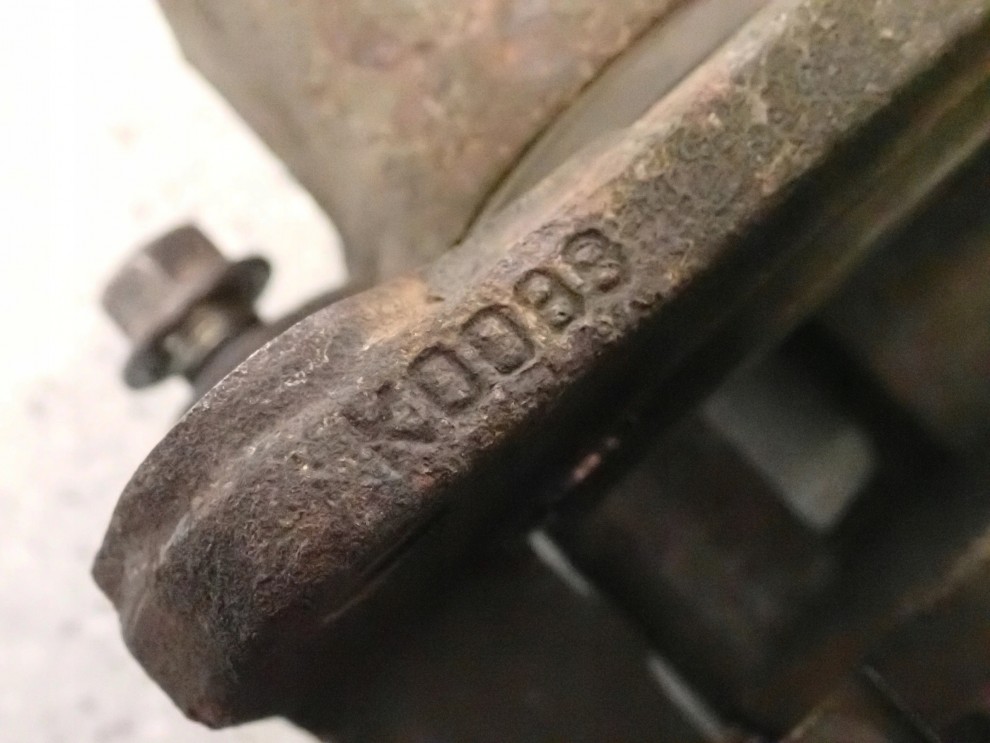 MAZDA CX7 CX-7 09- ZACISK HAMULCOWY PRZEDNI PRAWY 6/7