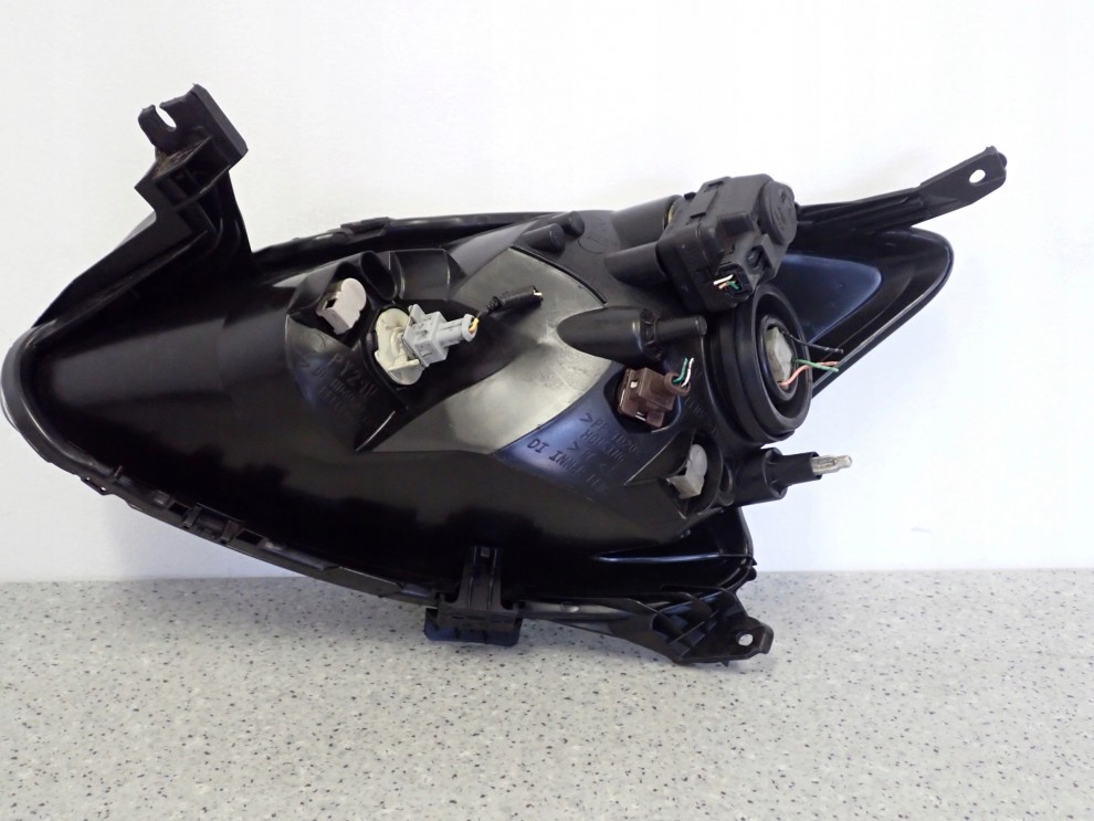 TOYOTA AYGO 06- REFLEKTOR PRAWY LAMPA PRZÓD PRAWA 10/11