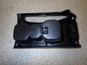 NISSAN PULSAR 14-18 CUPHOLDER SCHOWEK TUNEL 5/5 MINIATURA