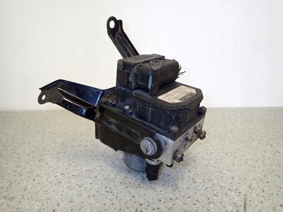 TOYOTA AVENSIS T25 02- POMPA ABS 2/5